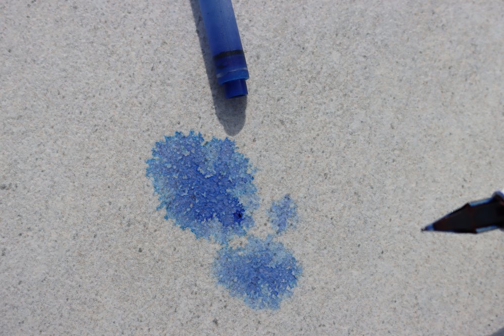 Tinte auf Fliesen entfernen